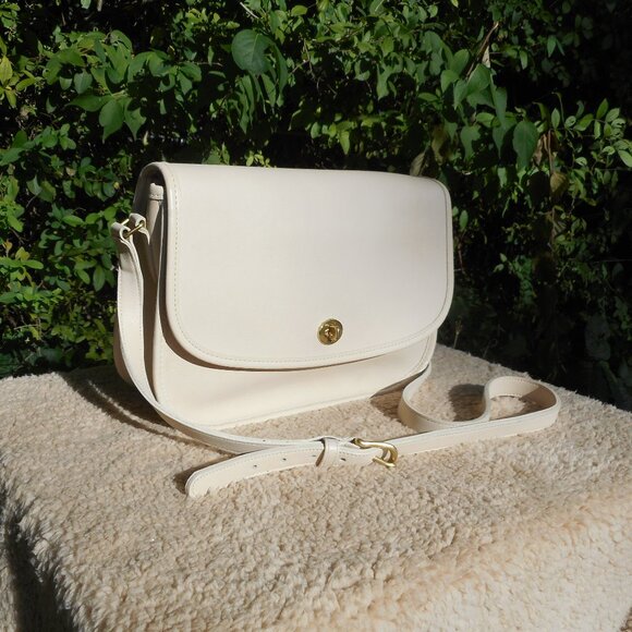 SOLD*** Vintage Coach City Bag 9890, EUC in Bone - Picture 1 of 10